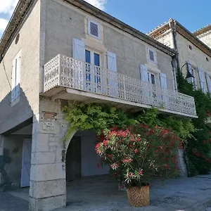 Cahors Sud : Maison Quercynoise Avec Vue Sur Place Du Village Hébergement de vacances Castelnau-Montratier