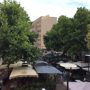 Apartment Typique T2 Terrasse Situe Quartier Panier Vieux Port, Marseille
