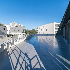 apartment-near-the-lake-the-castle-and-the-city-center.hotels-rhonealpes.com/