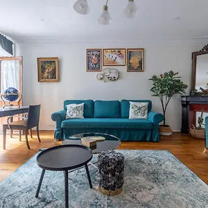 2 Etages - Metro 9 Grands Boulevards - Folies Bergeres Appartement Paris